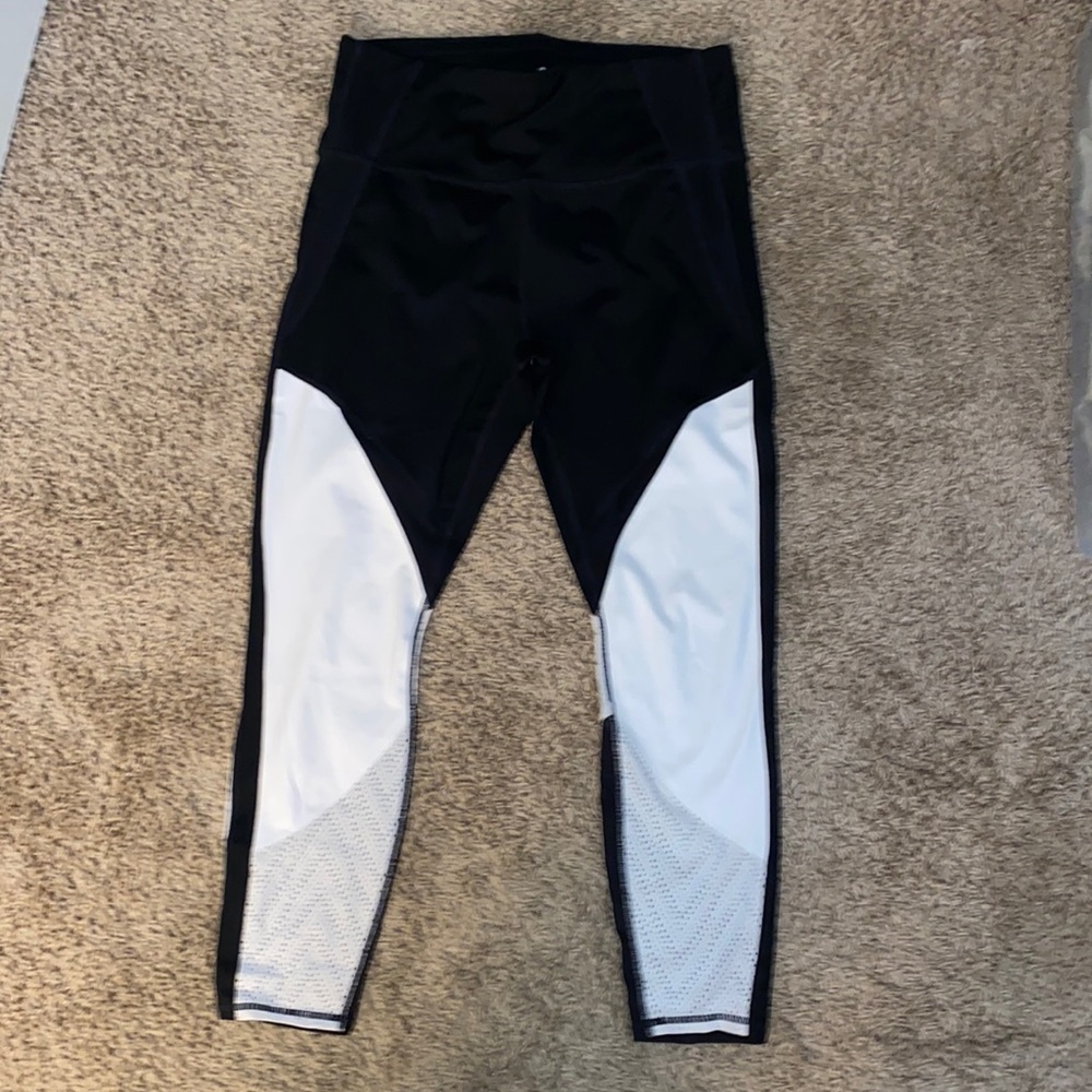 Athleta 3/4 Leggings